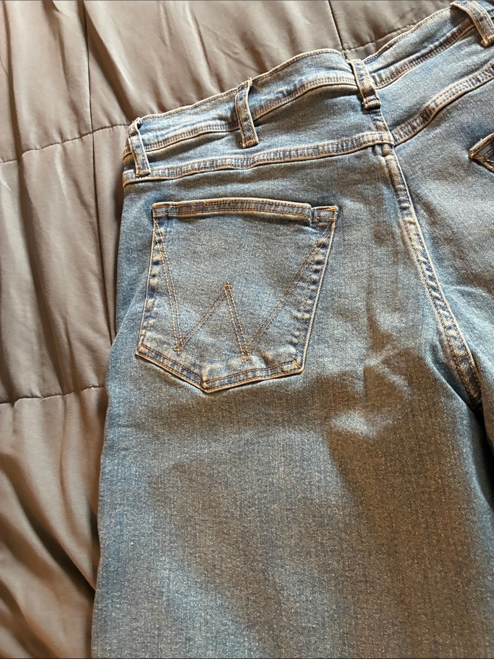 Wrangler Light Blue Straight Leg Jeans - Picture 8 of 8